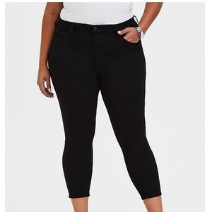 Torrid Black Sky High Skinny Crop 20